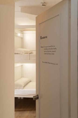 Pars Teatro Hostel – Barcelona, NJ