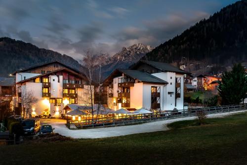 Hotel Castel Pietra - Fiera di Primiero