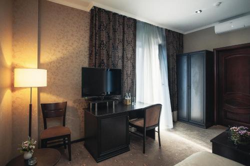 Burzhuy Hotel - image 4