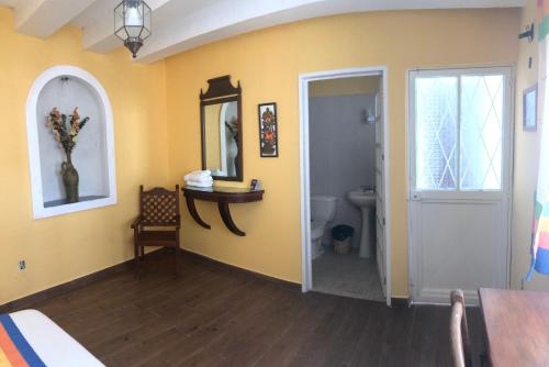 Double Room with Private Bathroom image 9