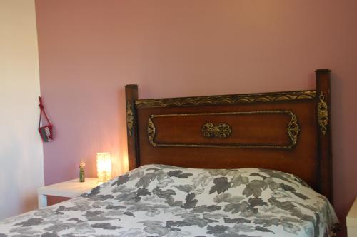 Standard Double Room with Shared Bathroom image 7