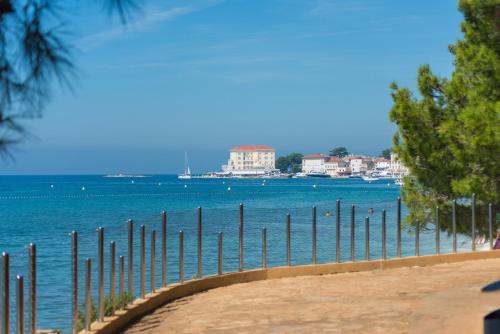 pludmale, Spacious Three-Bedroom Villa Balun with Pool in Kadumi