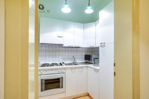 One-Bedroom Apartment image 10
