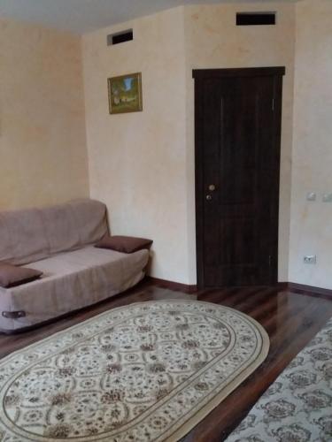 Ordzhonikidze Street Apartment - image 6