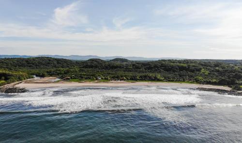 Apkārtne, Tapas & Surf in Chinandega