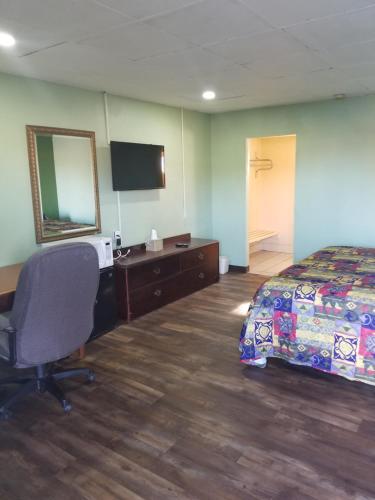 Trailway Motel - Fairview Heights