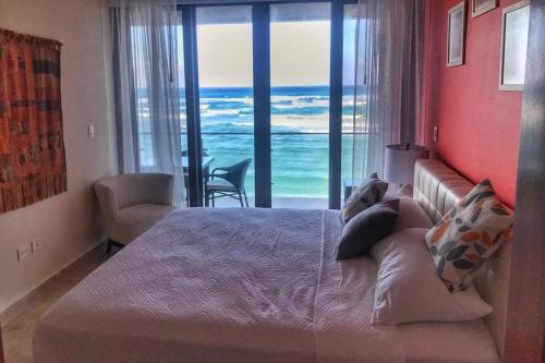 Deluxe New Beachfront Penthouse in Akumal in Akumal, Mexico