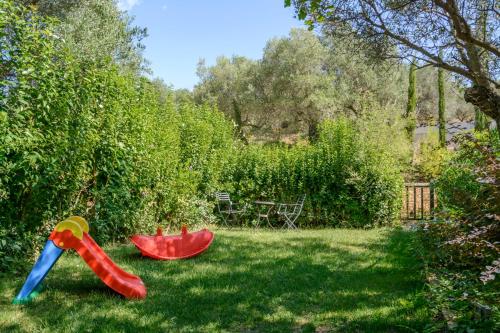  Elia Villa Sleeps 6 Pool in Elia