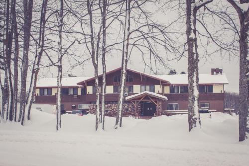 Black River Lodge - image 9