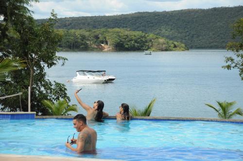 Aldeia do Lago C104- COOLER liberado no parque aquático churrasqueiras internet no ap rampa no lago pesqueiro carregador carro elétrico