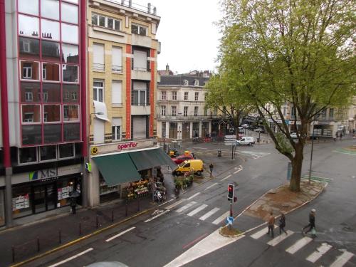 ナショナル アパートホテル