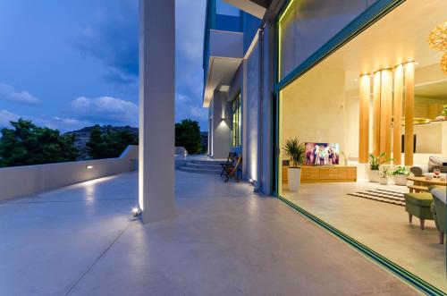  Lygaria Villa Sleeps 4 Pool in Ligaria