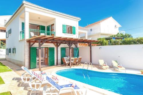 Hvar Villa Sleeps 8 Pool Air Con WiFi in 21450 Hvar