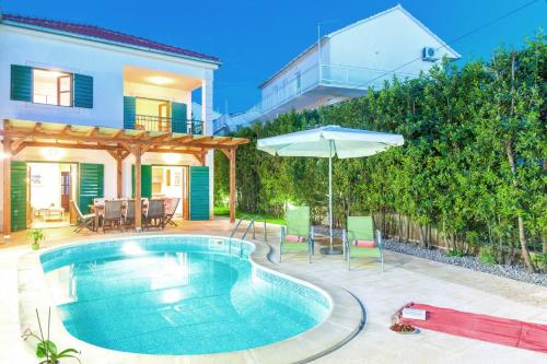  Hvar Villa Sleeps 8 Pool Air Con WiFi T739245, Pension in Hvar