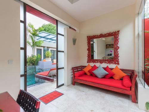 One-Bedroom Poolside Deluxe Suite image 8