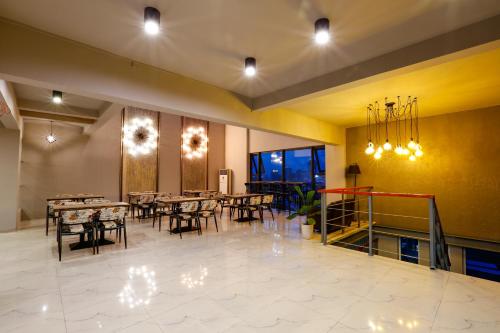 Restaurant, Diamond Pearl Hotel in Koh Pich