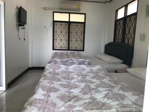 Rubtawan Sichang Resort Room Type - Bungalow with Sea View
