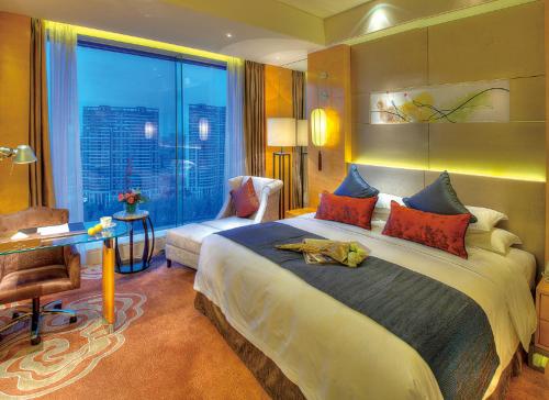 Deluxe King Room room in Felton Grand Hotel Chengdu