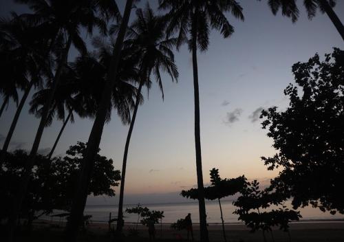 Sun Smile Beach Koh Jum