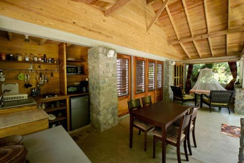 Citrus Creek Plantation in La Plaine