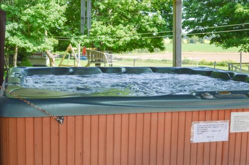 Bugaboo Cottages Bugaboo Cottages