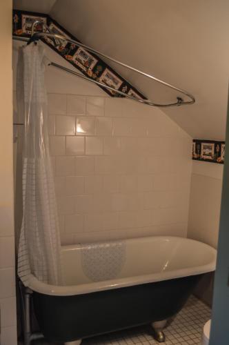 Bugaboo Cottages Bugaboo Cottages