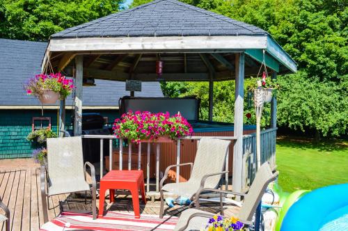 Bugaboo Cottages Bugaboo Cottages