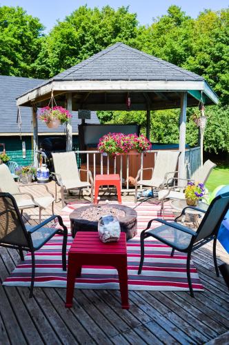 Bugaboo Cottages Bugaboo Cottages