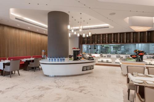 ห้องอาหาร, Neelkanth Sarovar Premiere in ลูซากา