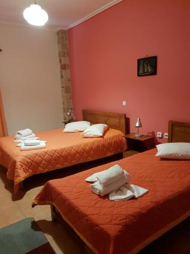 3 twin beds