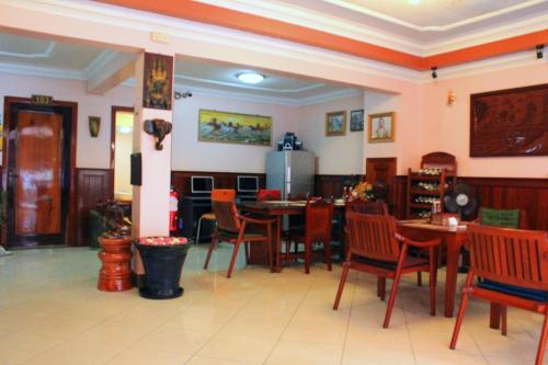 Restaurant, Nawin Palace Guesthouse in Doun Penh