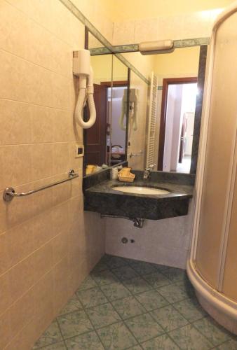 Hotel Bella Riviera - image 6