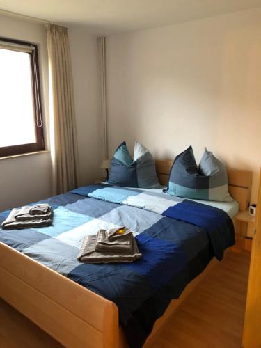 2 bedrooms, 4 beds