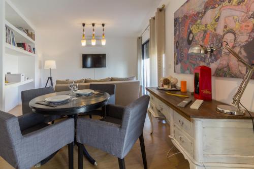 Shared lounge/TV area, Condominio Ondas do Mar -Coastal Comfort- in Olhao