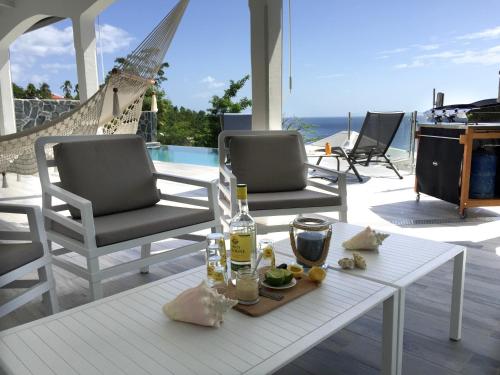 Facilities, Sunset Palm - Villa Creole avec piscine face au coucher de soleil et a la reserve Cousteau in Bouillante