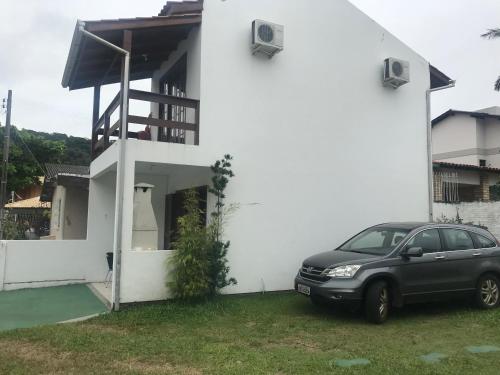 Sobrado, Praia Da Armação -Floripa — other in Issacar Leonidas Leal -35  Praia da Armação, Florianópolis BR, 88066373