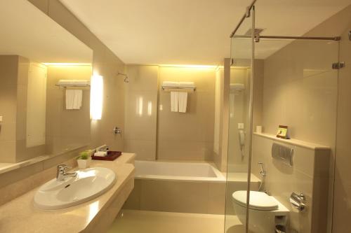 room detail thumbnail 2