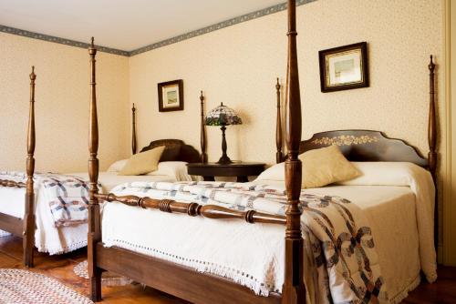 Winter Clove Family Inn