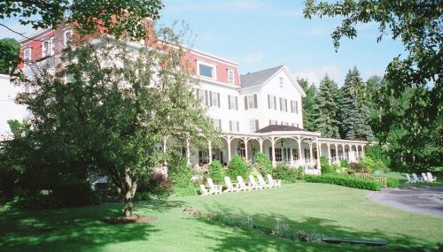 Winter Clove Family Inn in Round Top, USA