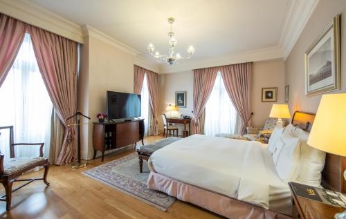 1 double bed, 1 sofa bed
