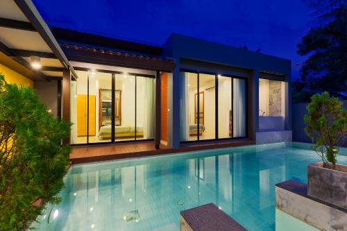 %name Design Villa near Laguna ภูเก็ต