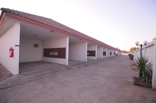 Exterior view, Paradise Inn and Dining near Celadon Kiln Site Study and Conservation Centre (Thuriang Kiln)