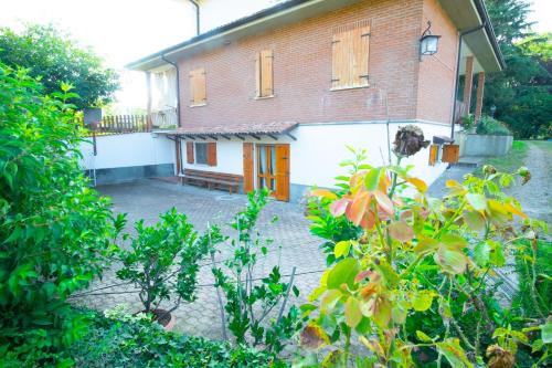  Private apartment lost in the nature in Gropparello, Pension in Celleri