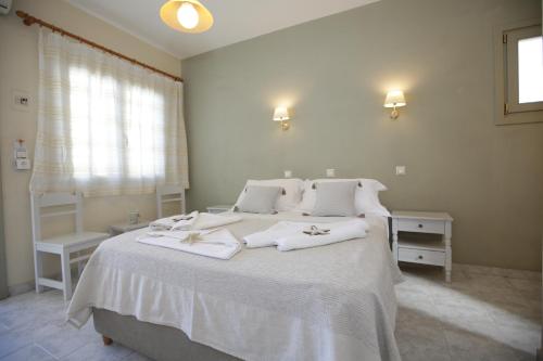 Alexandra's Rooms - image 9