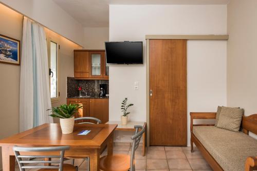 Elotis Suites - image 2