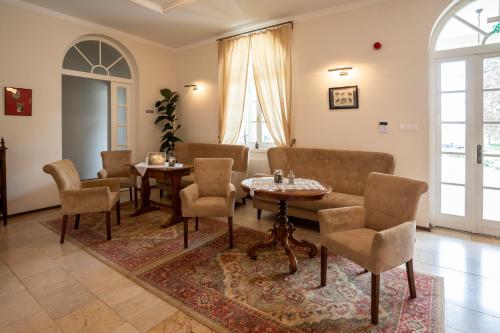 Shared lounge/TV area, Tarnoca Kuria in Sagvar