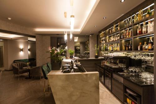 Hotel Atrium - image 13