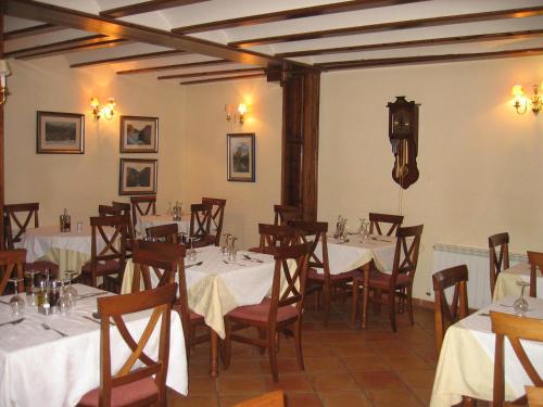 Restaurant, Apartamentos El Pajar del Abuelo in Peralejos De Las Truchas