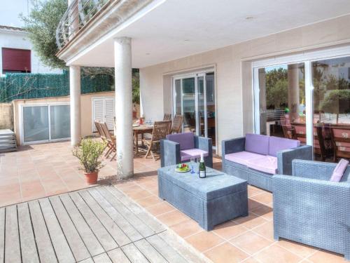 Holiday Home Dorian by Interhome in แซนท์แอนโทนีเดคาลอนเก