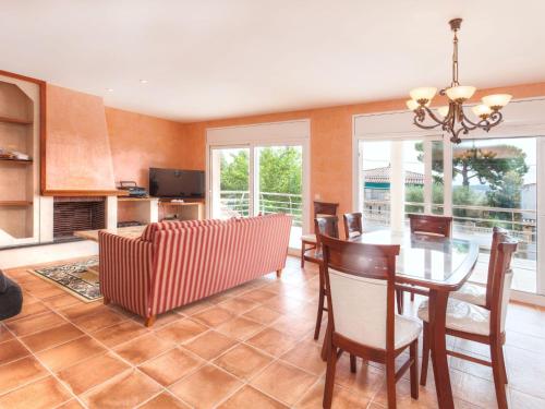 Holiday Home Dorian by Interhome in แซนท์แอนโทนีเดคาลอนเก